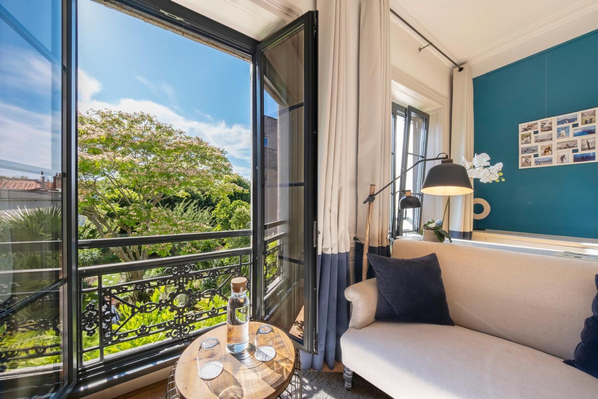 Escale Rochelaise, Gite Urbain Avec Spa Bain Nordique Et Sauna Tonneau La Rochelle  Exterior foto